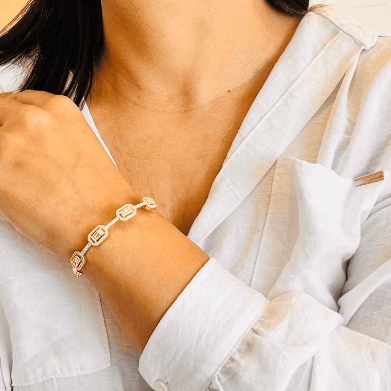 Braceletes — BRACELETE COM ZIRCÔNIAS - BANHO OURO 18K