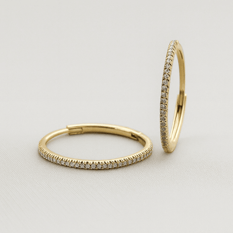 Brincos de Argola — BANHO OURO 18K - BRINCO ARGOLA CRAVEJADA COM ZIRCÔNIAS M - GRANDE