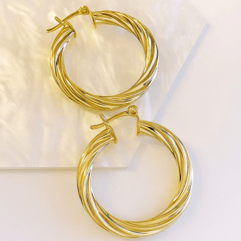 Brincos de Argola — BANHO OURO 18K - BRINCO ARGOLA DETALHES - GRANDE
