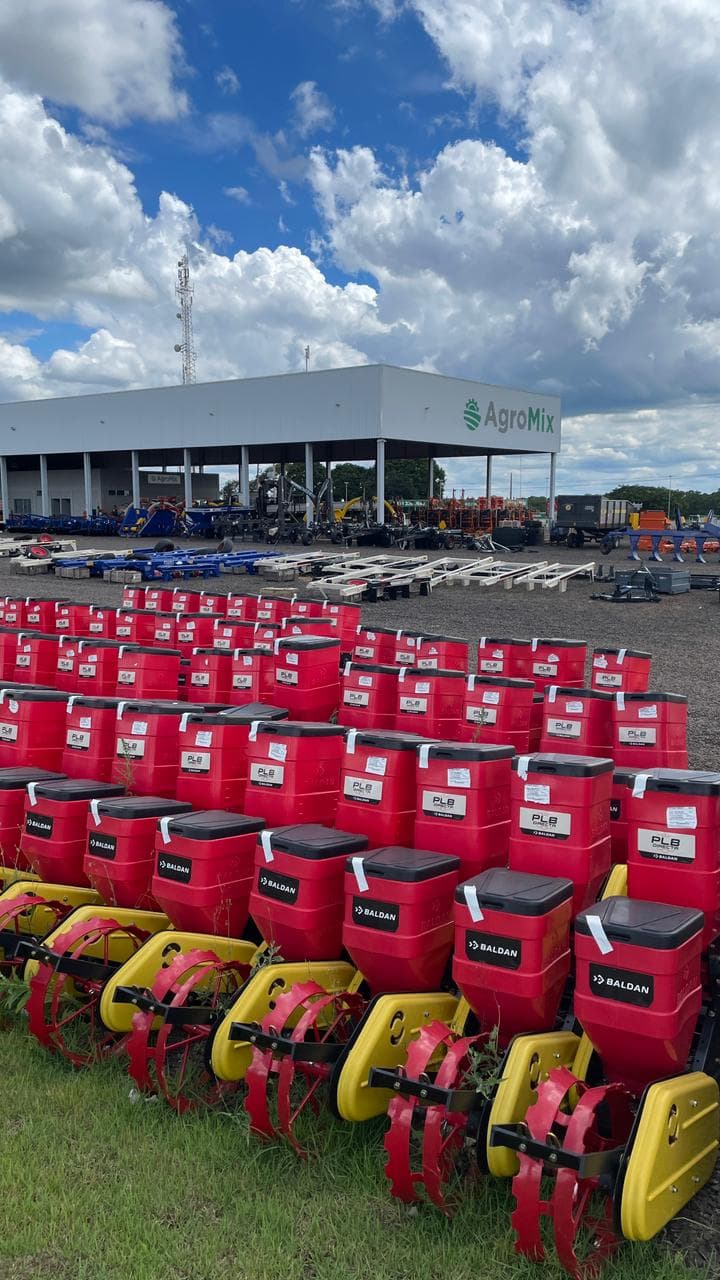 Plantadeira Baldan Modelo PLB 6x4400 Roda Ferro Plantio Convencional
