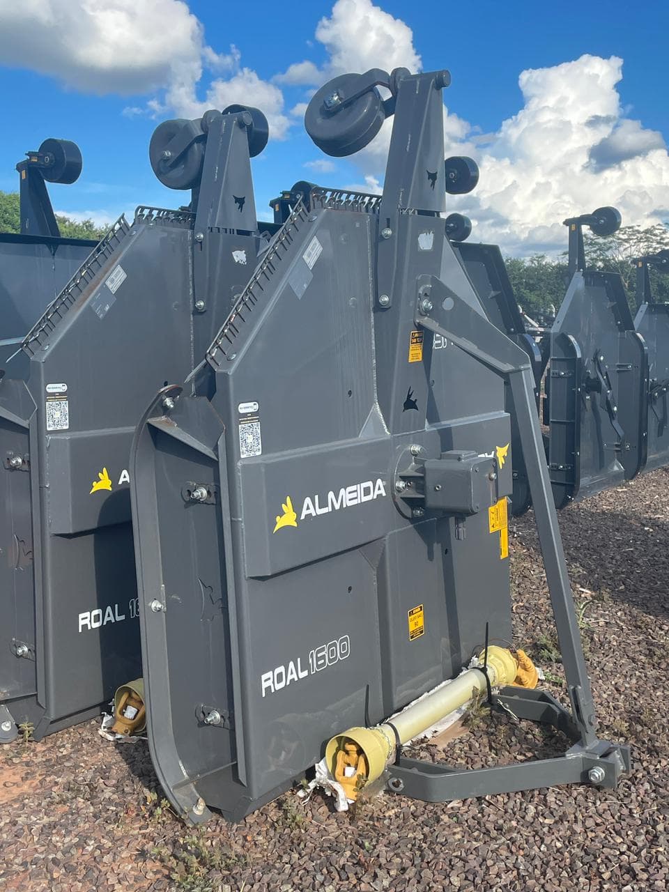 Roçadeira Hidráulica Almeida ROAL 1600 - Direta — default