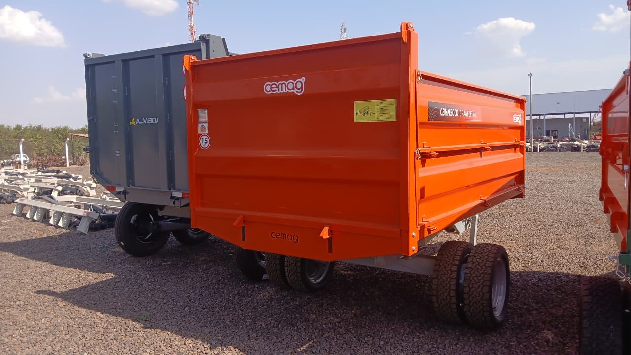 Carreta Basculante Graneleira Cemag CBHM 5000 - Sem Pneus