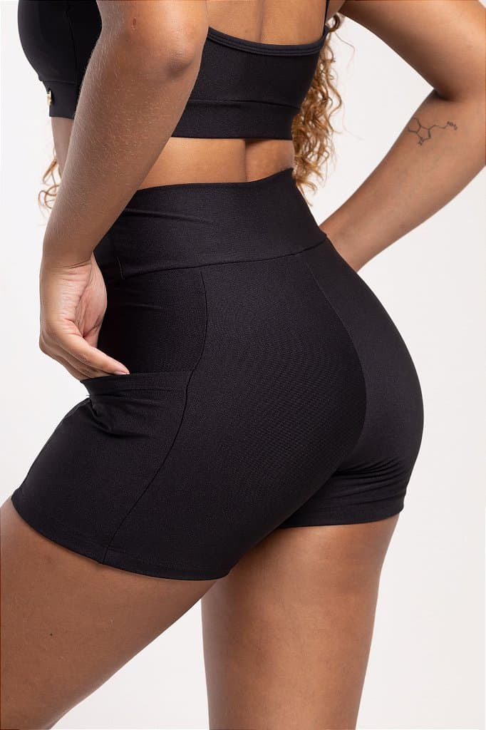 Short com Bolso
