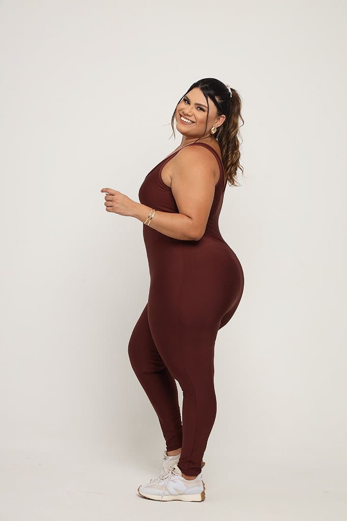 Macacão Longo Plus size — Nutmeg / G1