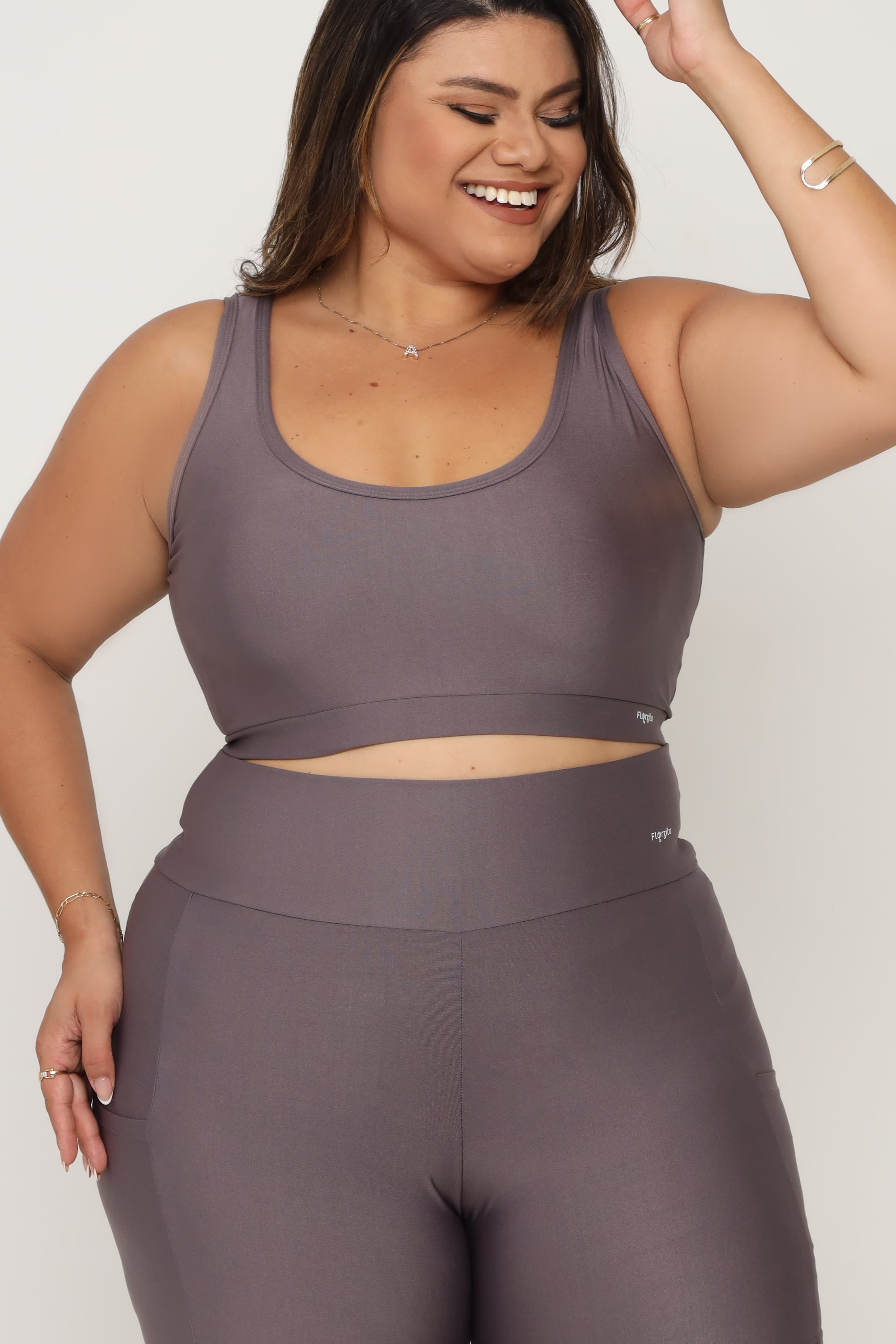 Conjunto Legging com bolso Plus Size — Silver Chalice / G4
