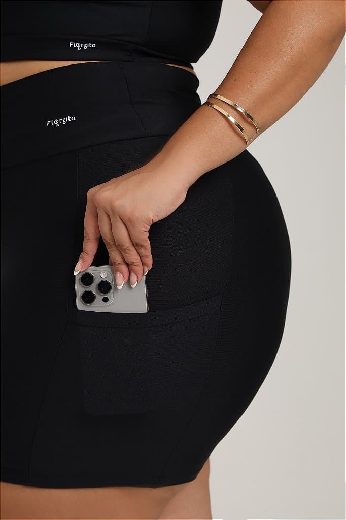Short Fitness com bolso Plus Size
