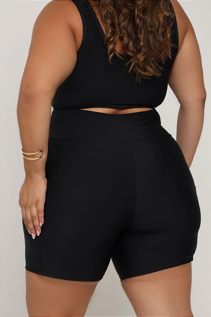 Short Fitness com bolso Plus Size
