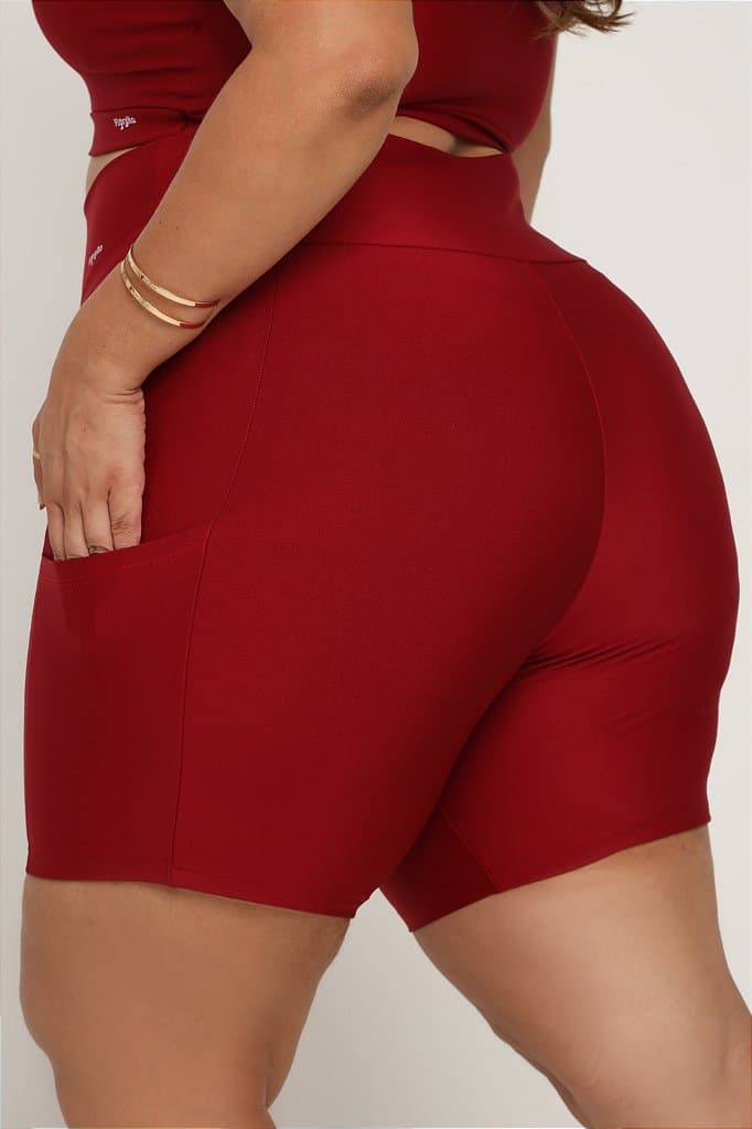 Short Fitness com bolso Plus Size