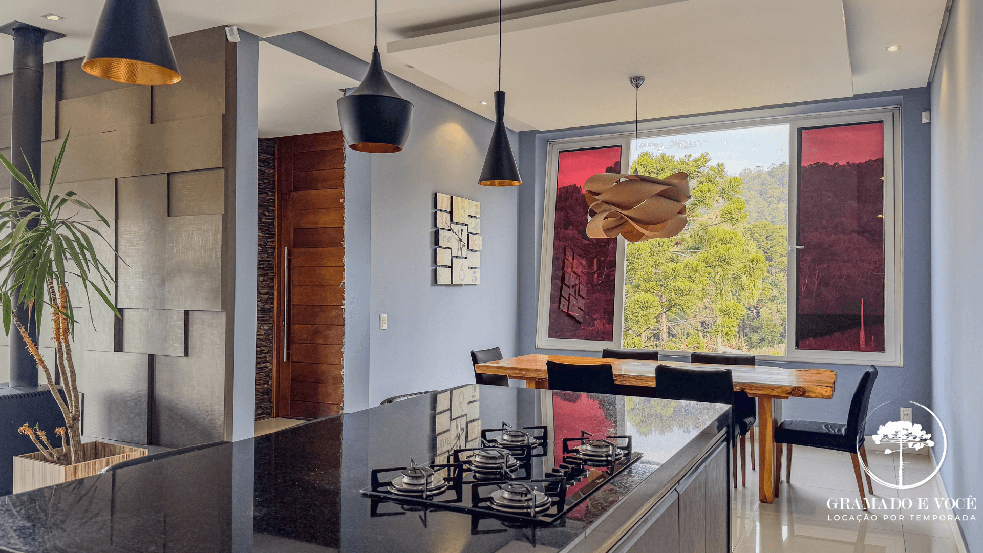 Casa com piscina 3 suítes a 15 min Centro Gramado — BAIXA TEMPORADA