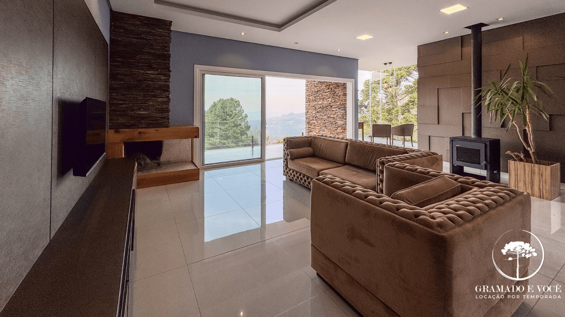 Casa com piscina 3 suítes a 15 min Centro Gramado