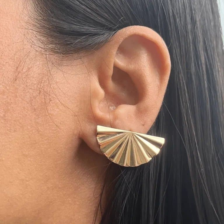 Brinco Leque Sanfonado Banho de Ouro 18k