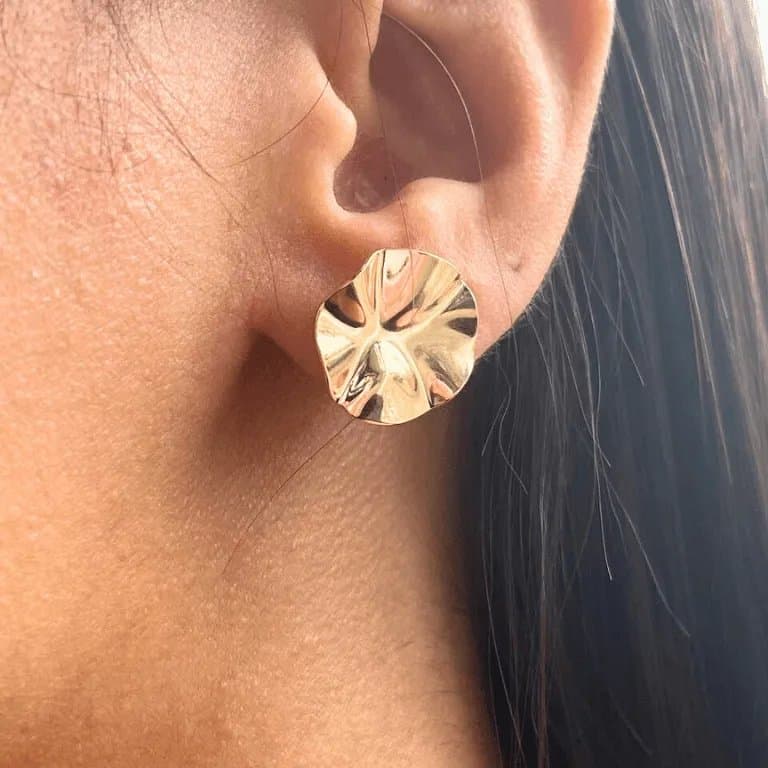 Brinco Irregular Texturizado Banho de Ouro 18k — default