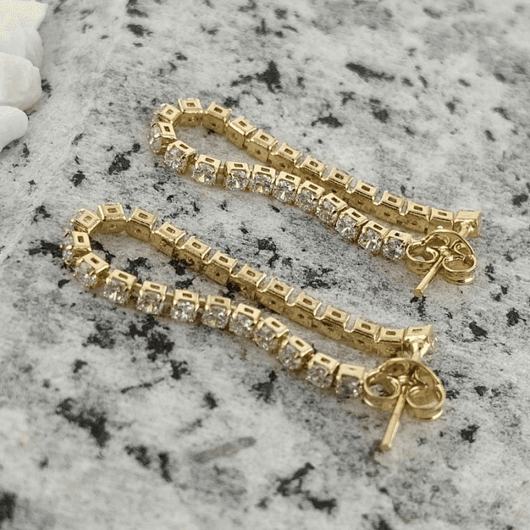 Brinco Brilhante com Tarraxa Embutida Banho de Ouro 18k