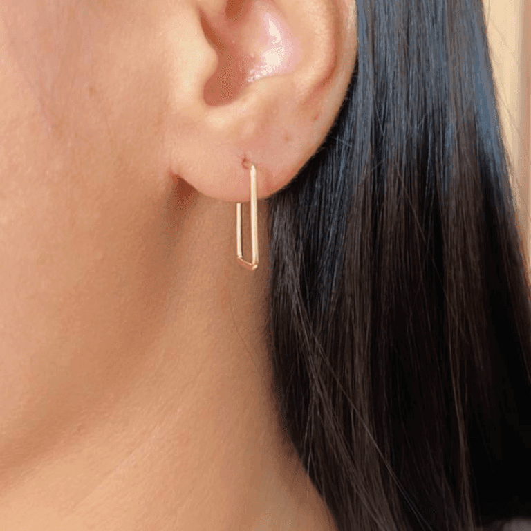 Brinco Argola Retangular Pequeno Banho de Ouro 18k — default