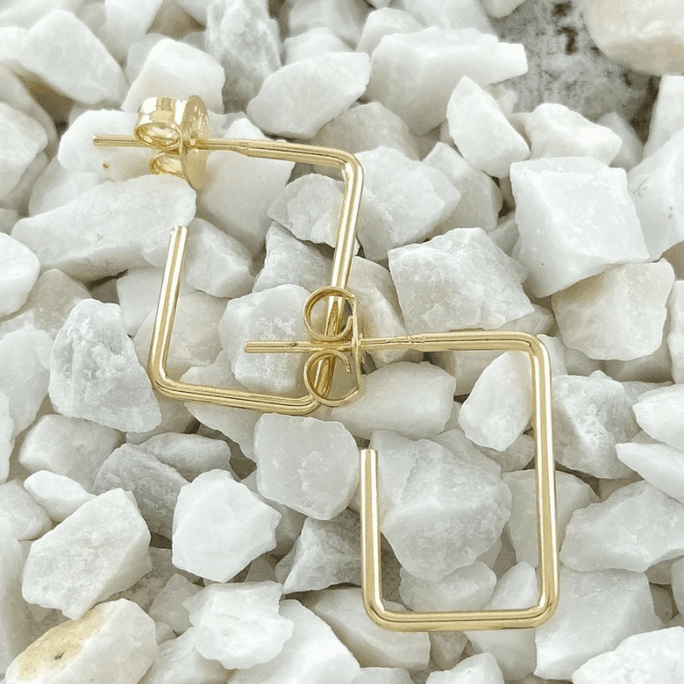 Brinco Argola Retangular Pequeno Banho de Ouro 18k