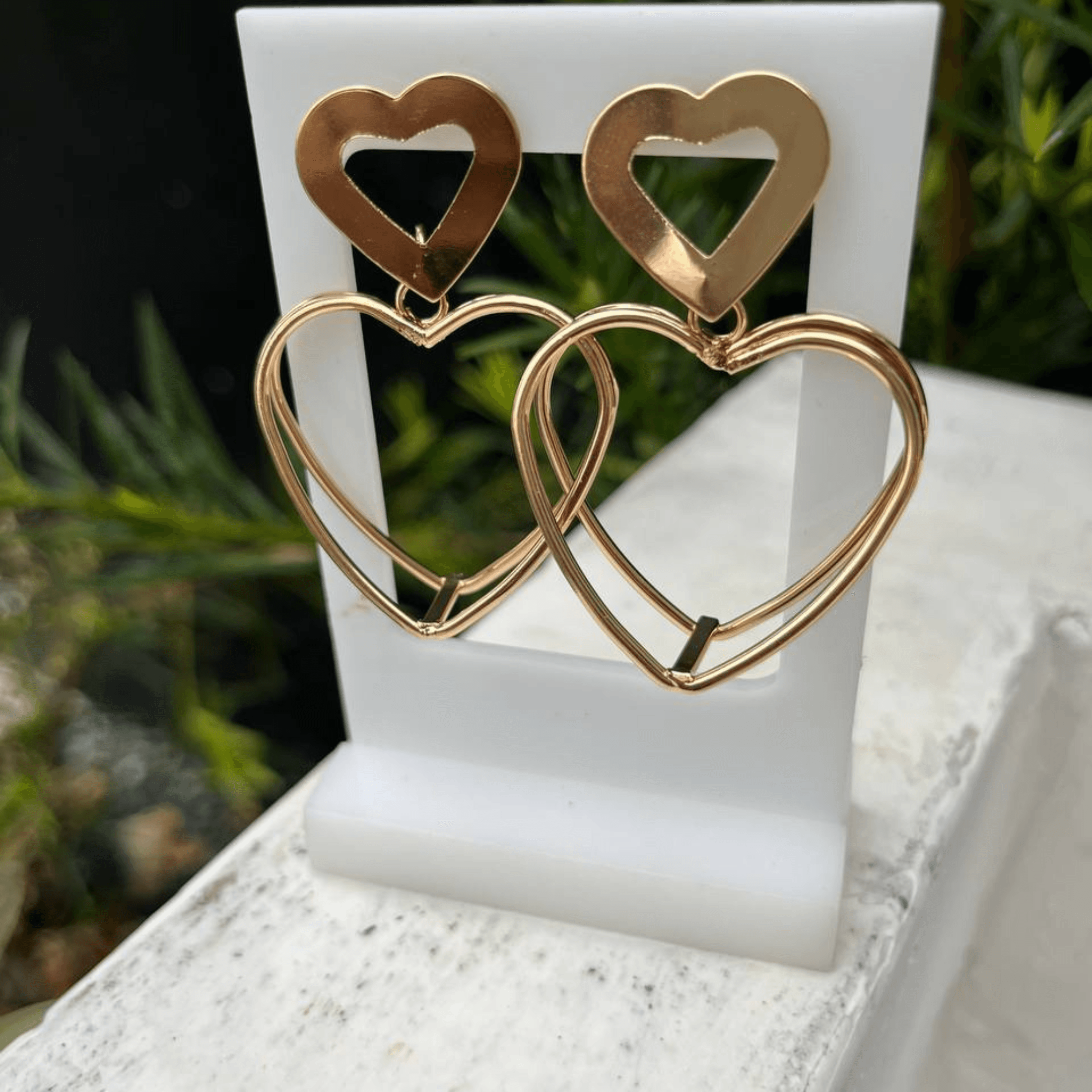 Brinco Argola Coração Vazado — Dourado