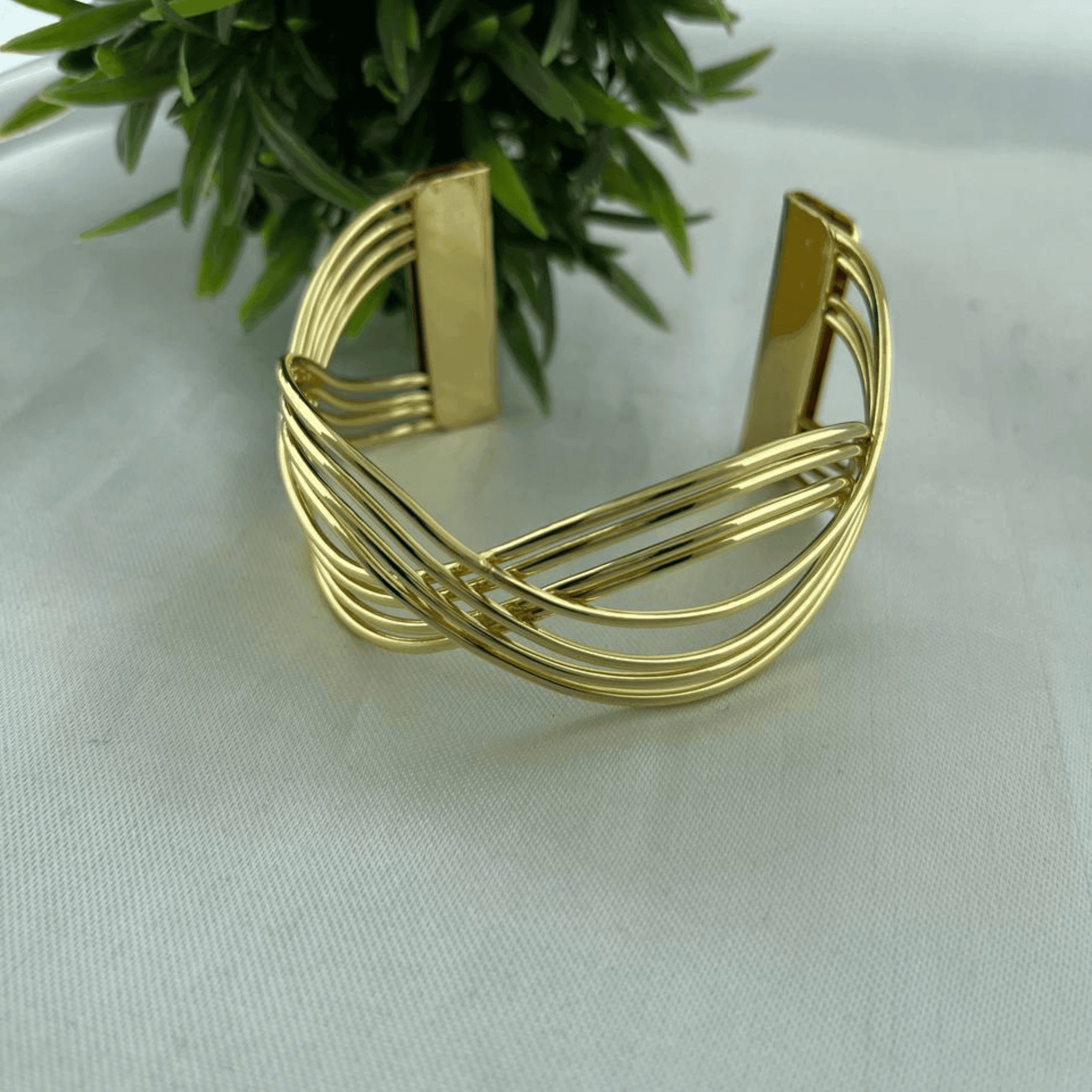 Bracelete Detalhado — Dourado