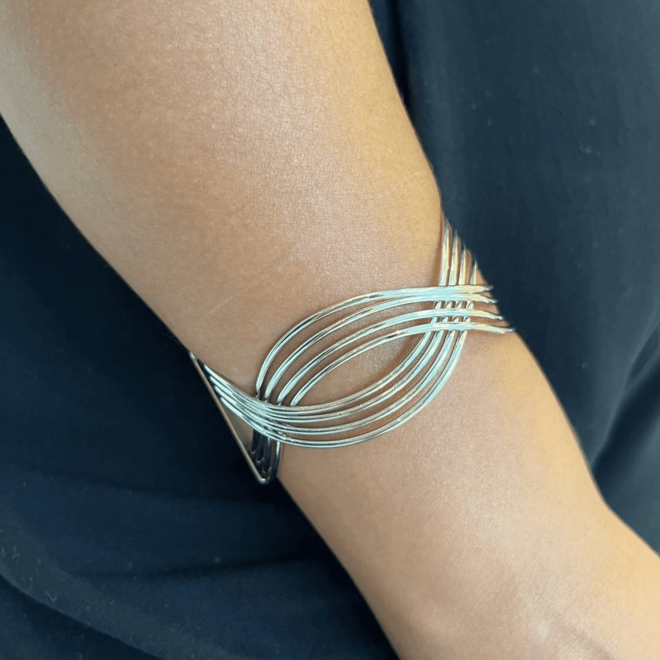 Bracelete Detalhado — Prata