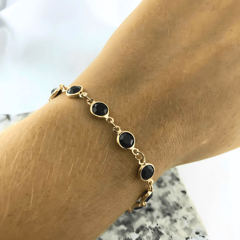 Pulseira de Pedras Pretas Banho de Ouro 18k — default