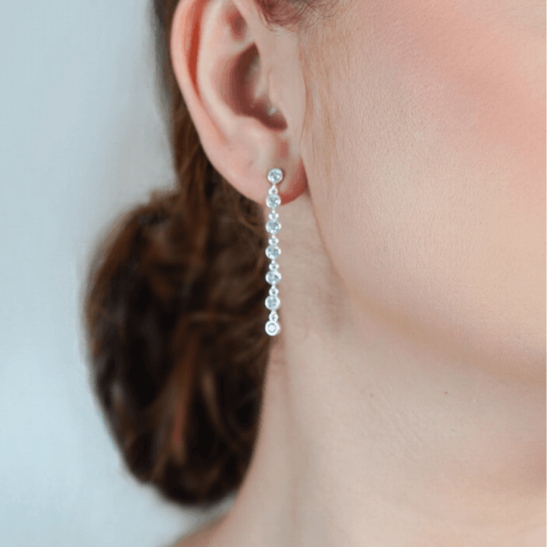 Brinco com Zircônias Redondas Penduradas Prata 925 — default
