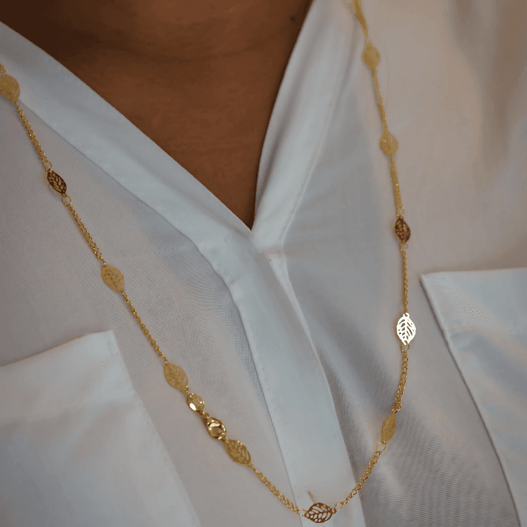 Colar com Folhas Banho Ouro 18k — default