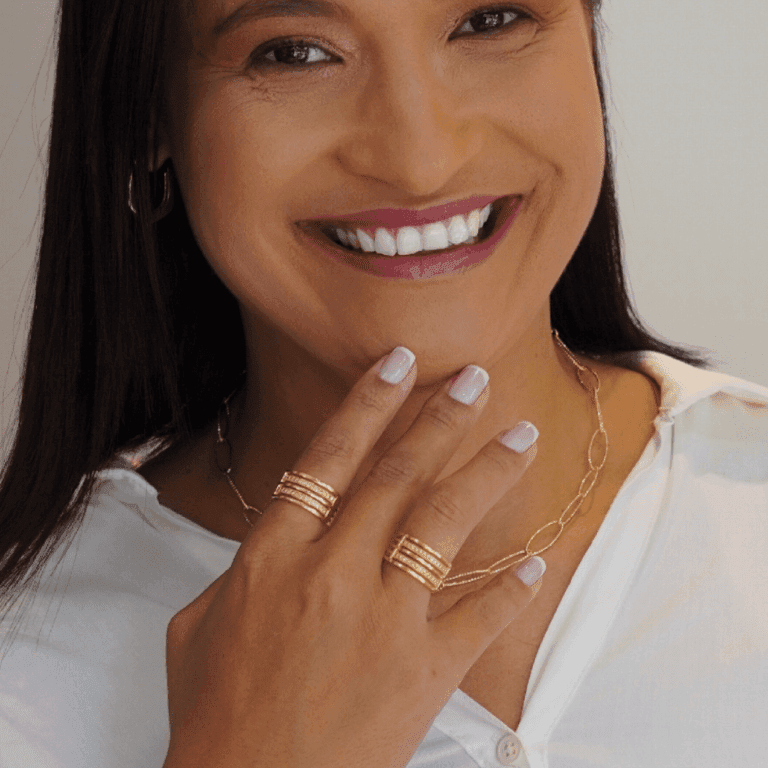 Anel Cinco Aros com Detalhes Banho Ouro 18k — 24