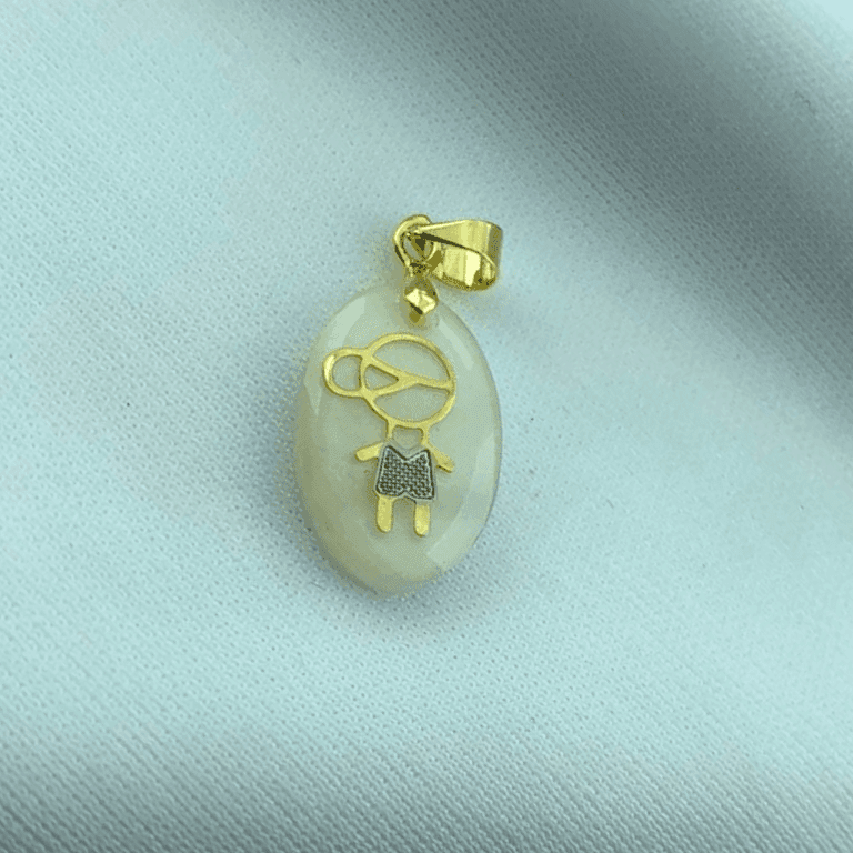 Pingente Madre Pérola Oval Menino Banho Ouro 18k