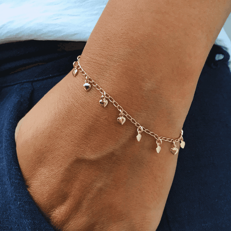 Pulseira com Pingentes Coração Banho Ouro 18k — default