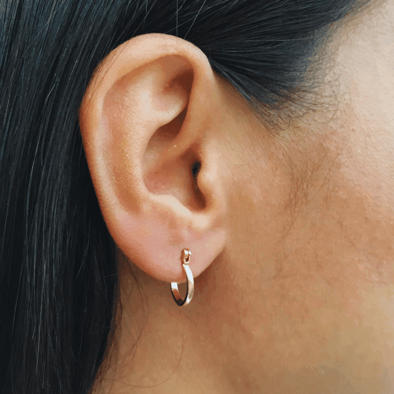 Brinco Argola Oval com Trava Banho Ouro 18k — default