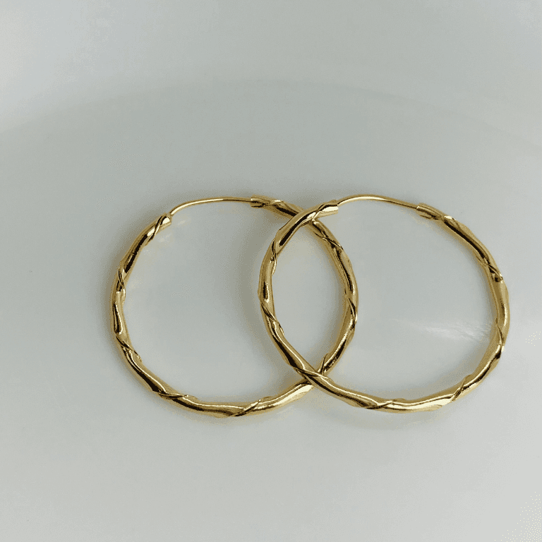 Brinco Argola Aro Torcido Banho de Ouro 18k
