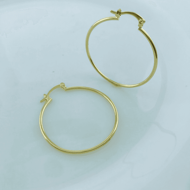 Brinco Argola Média Lisa Banho de Ouro 18k