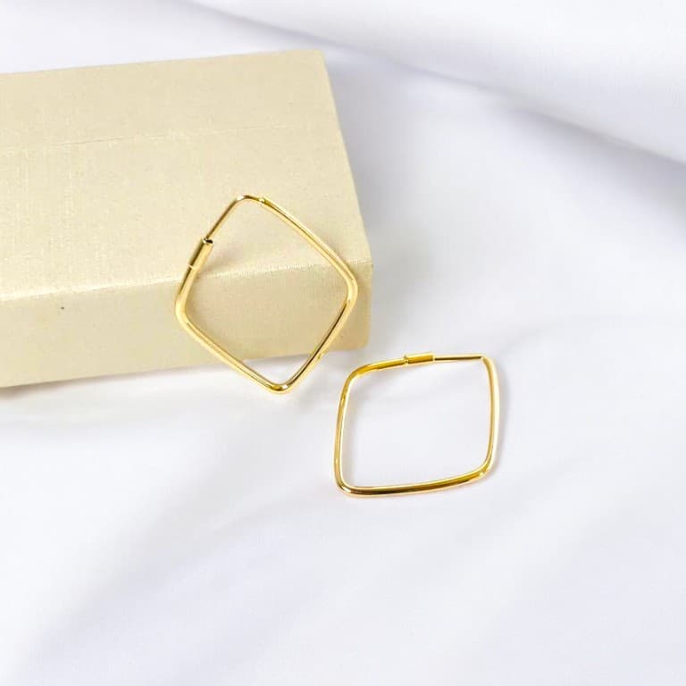 Brinco Argola Oval Losango Banho de Ouro 18k — default