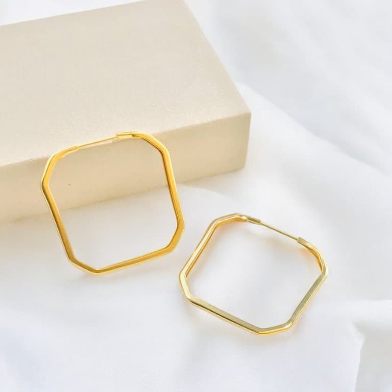 Brinco Argola Quadrada Banho de Ouro 18k