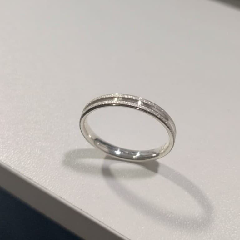 Aliança Diamantada em Prata 925 — 22