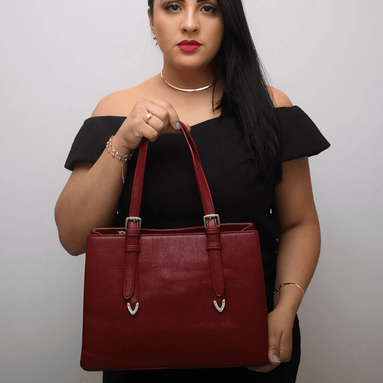 Bolsa em Corino com Alça Removível Vermelha