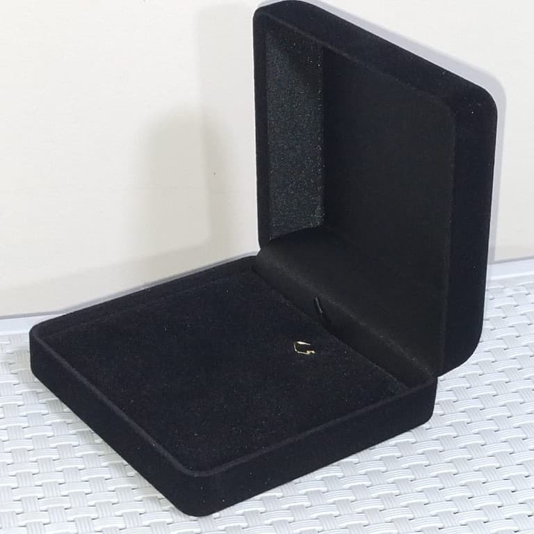 Caixa Aveludada Porta Conjunto Joias Preta