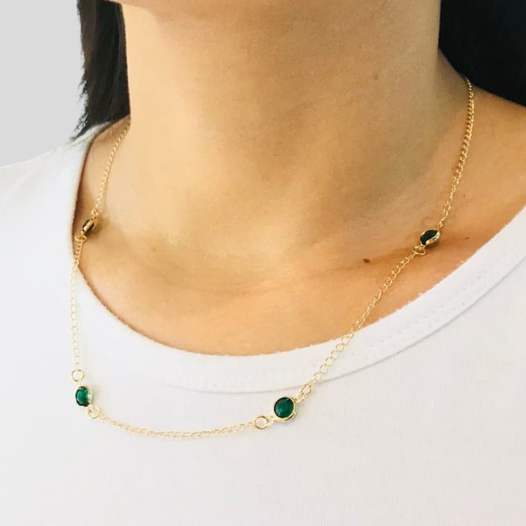 Corrente com Pedras Verdes Banhada a Ouro 18k