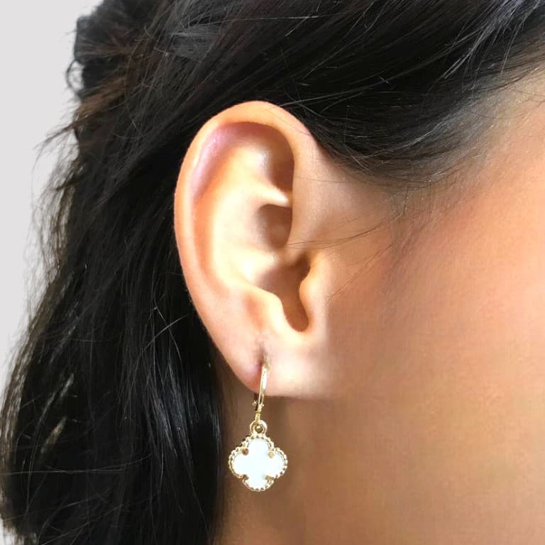 Brinco Argola Trevo Madre Pérola Banhado a Ouro 18k — default