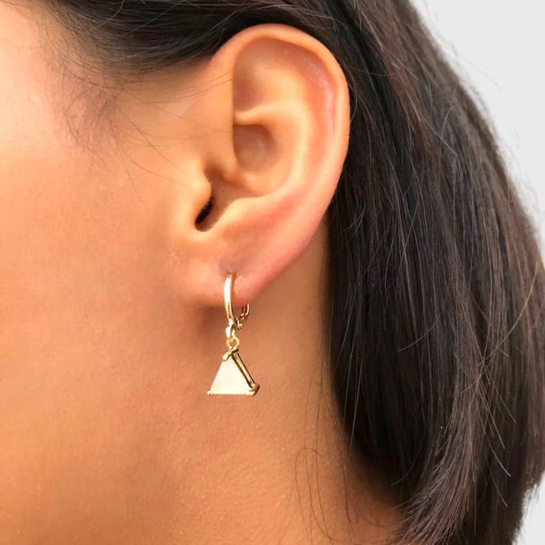 Brinco Argola com Pedra Leitosa Banhado a Ouro 18k — default