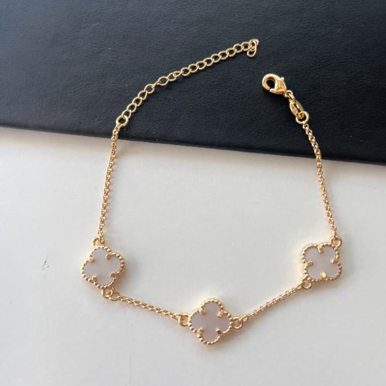 Pulseira Elos Portugueses com Três Trevos em Madrepérola Banhada a Ouro 18K