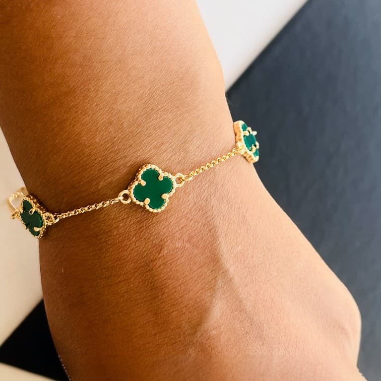 Pulseira Elos Portugueses com Três Trevos Verdes Banhada a Ouro 18K