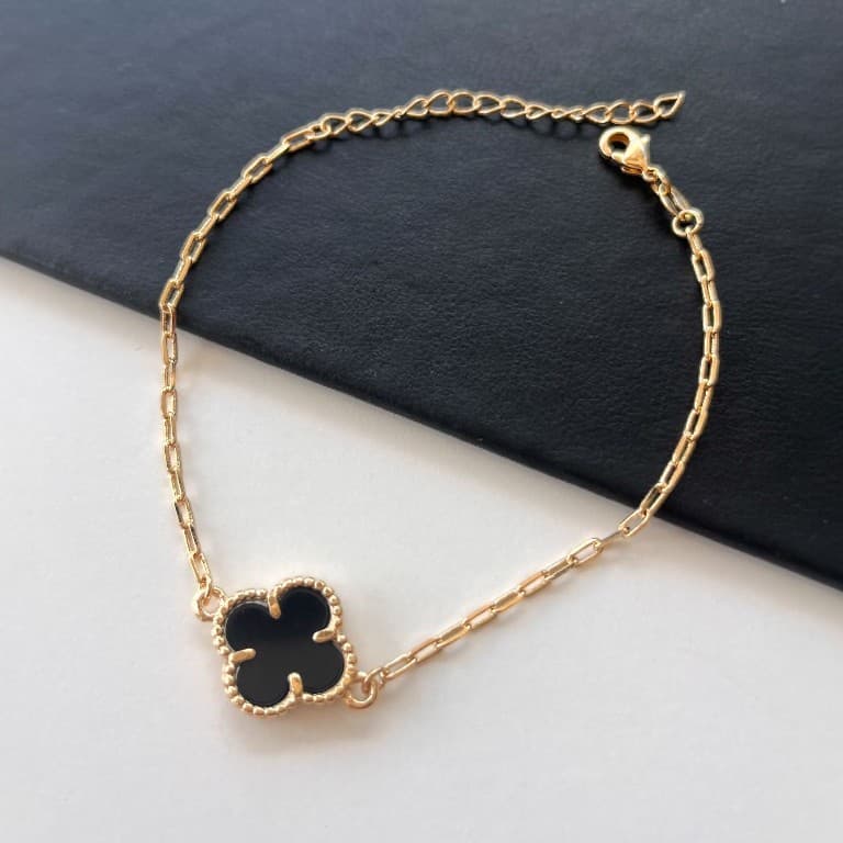 Pulseira Elos Cartie com Trevo Preto Banhada a Ouro 18K