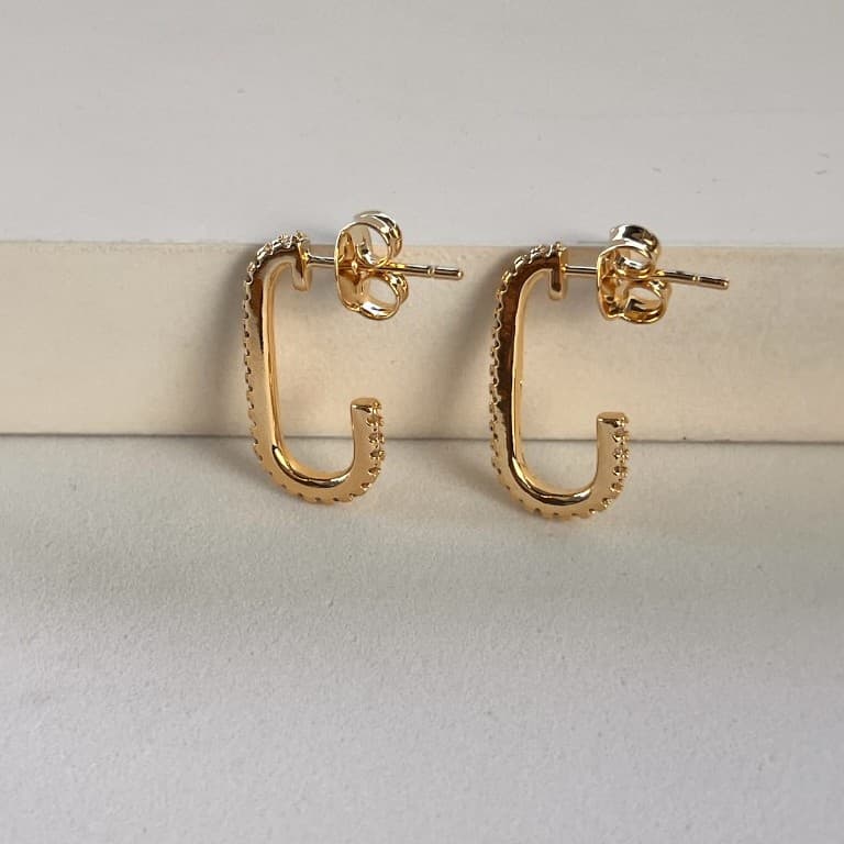 Brinco Argola Retangular Cravejado com Zircônias Banhado a Ouro 18K — default