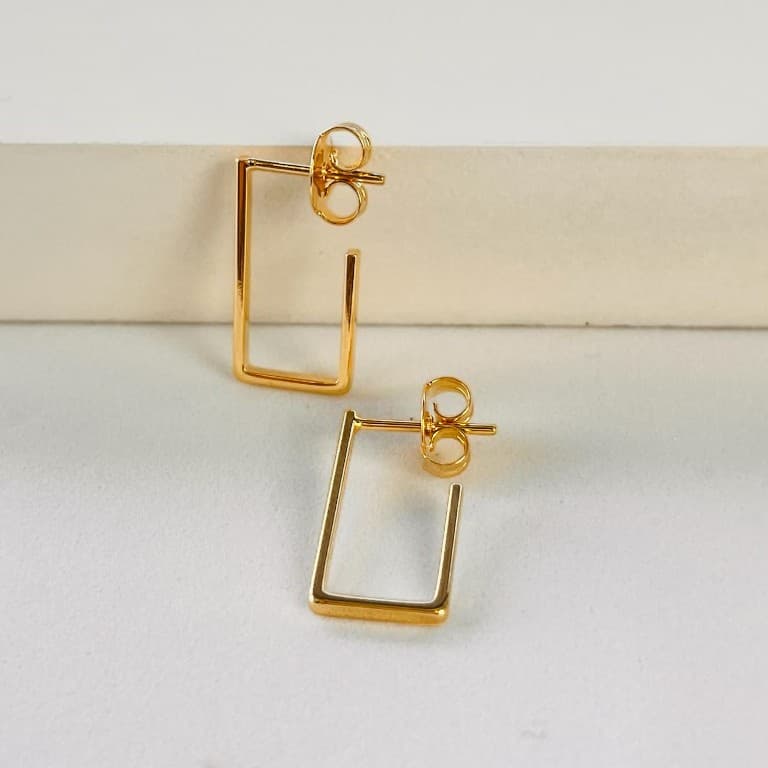 Brinco Argola Retangular Banhado a Ouro 18K