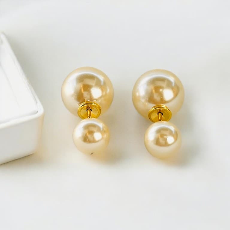 Brinco Duas Pérolas Banhado a Ouro 18K