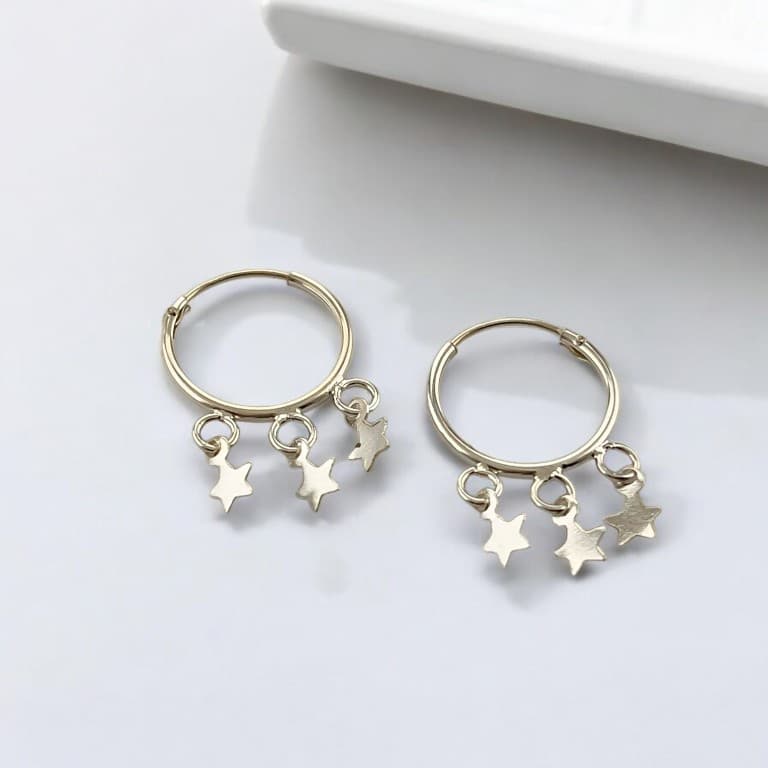 Brinco Argola com Pingentes de Estrelas em Prata 925 — default