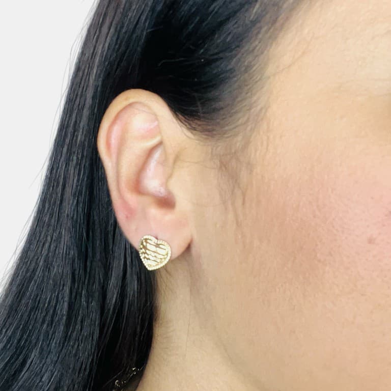 Brinco Coração Vazado Banhado a Ouro 18K