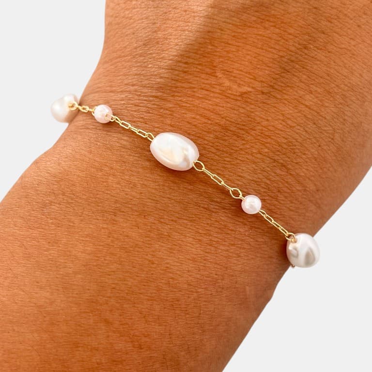 Pulseira com Pérolas Barrocas Banhada a Ouro 18k