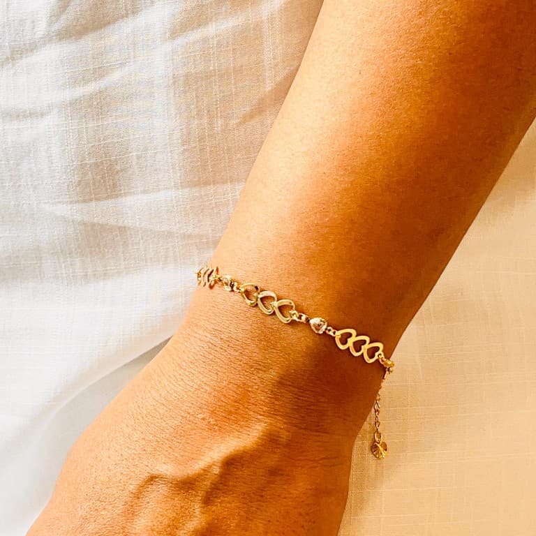 Pulseira Corações com Zircônia em Formato de Coração Banhada a Ouro 18K — default