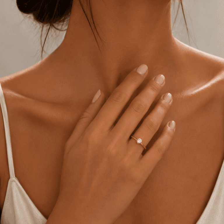 Anel Solitário com Zircônia e 6 Garras Banhado a Ouro 18K